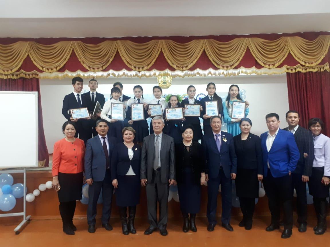 Ақиық ақын Мұқағали Мақатаевтың 500-ге жуық өлеңін жатқа білетін Шаяхмет Имашұлы ағамыздың төрелік еткен аудандық «Мұқағали оқулары» жыр байқауының қорытындысы.