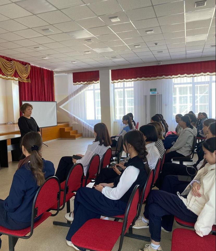 "Қыз баланың ар тазалығы абыройы" тақырыбында қыздар жиналысы өтті