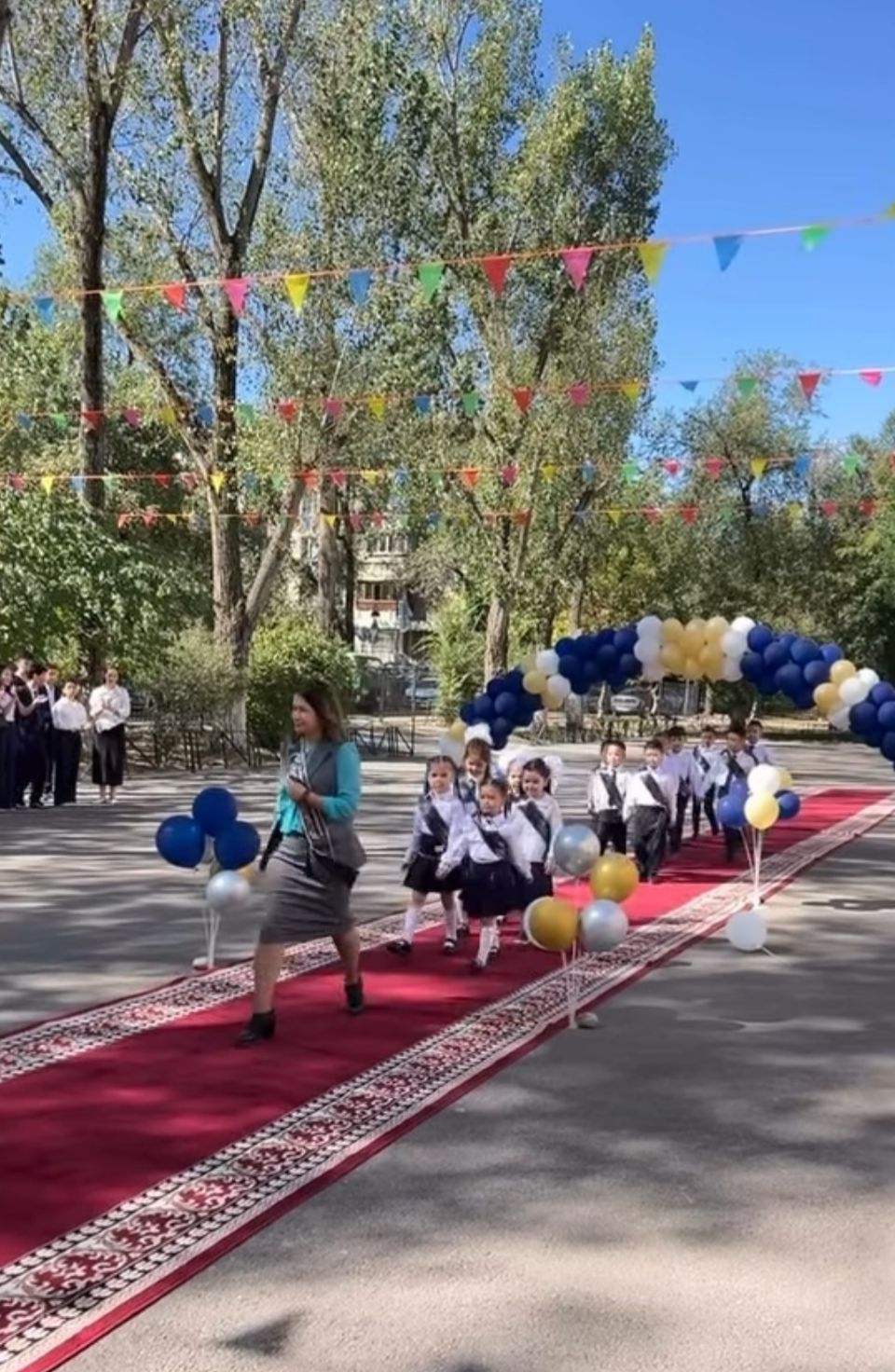 Алғашқы қоңырау